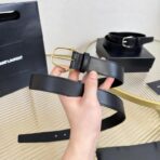 圣罗兰（Saint Laurent）黑色小牛皮金色板扣男士腰带 - Imagem 2