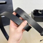 圣罗兰（Saint Laurent）黑色小牛皮金色板扣男士腰带 - Imagem 4