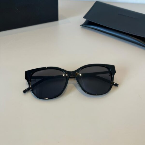 圣罗兰（YSL）黑色猫眼太阳镜