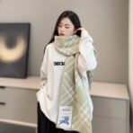 巴宝莉(Burberry) 全智贤同款双面格子围巾 浅绿色