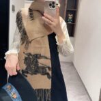 巴宝莉(Burberry) 双面双色提花羊绒围巾 黑杏拼色 - 图片 3