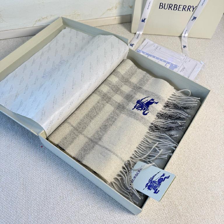 巴宝莉(Burberry) 双面格纹金属线羊绒围巾 白色1_00001_ 巴宝莉(Burberry) 双面格纹金属线羊绒围巾 白色 - 图片 1