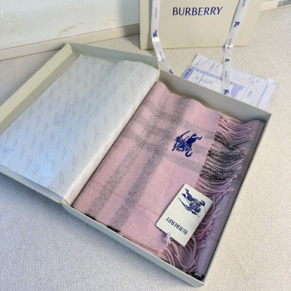 巴宝莉(Burberry) 双面格纹金属线羊绒围巾 粉色