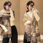 巴宝莉(Burberry) 双面英国塔桥提花羊绒围巾 米棕拼色 - Image 4