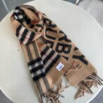 巴宝莉(Burberry) 经典双面字母Logo格子羊绒围巾 黑棕 - 图片 3