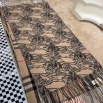 巴宝莉(Burberry) 经典石色格纹+提花马术战马徽标披肩 黑棕拼色