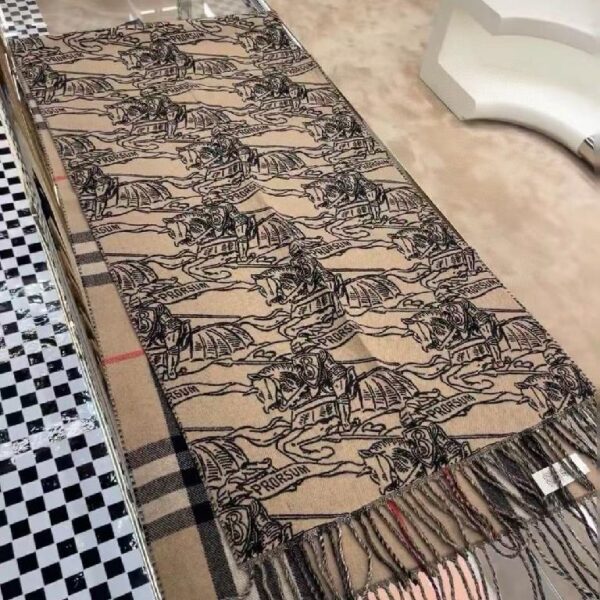 巴宝莉(Burberry) 经典石色格纹+提花马术战马徽标披肩 黑棕拼色