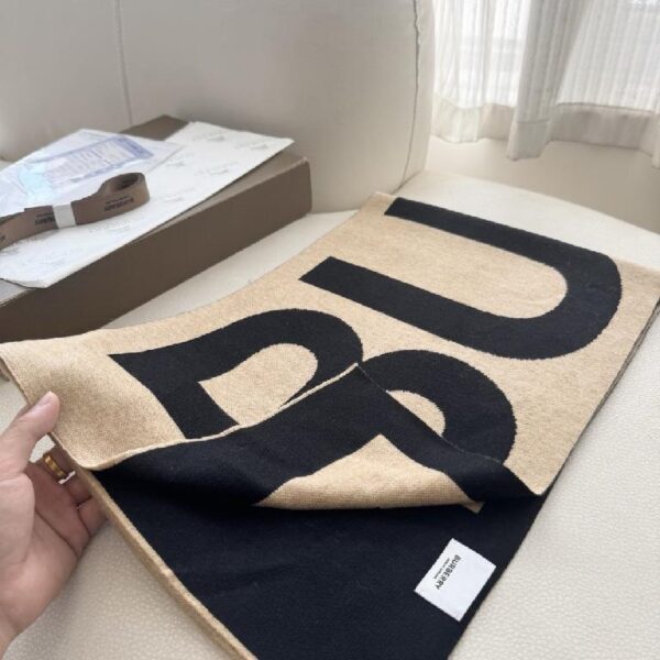 巴宝莉(Burberry)【经典战马】针织围巾 黑杏拼色