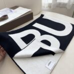 巴宝莉(Burberry)【经典战马】针织围巾 黑白拼色