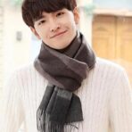 巴宝莉(Burberry)双色纯羊绒围巾 黑灰撞色 - Image 4