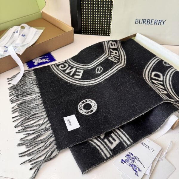 巴宝莉(Burberry)双面双色圆环logo设计羊毛围巾 黑白拼色