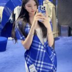 巴宝莉(Burberry)带帽款羊绒羊毛混纺围巾送专柜新款别针 深蓝 - 图片 2