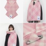 巴宝莉(Burberry)带帽款羊绒羊毛混纺围巾送专柜新款别针 粉色 - Imagem 3