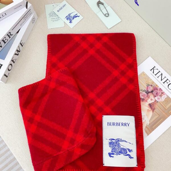 巴宝莉(Burberry)带帽款羊绒羊毛混纺围巾送专柜新款别针 红色