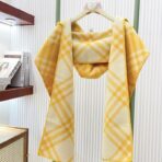 巴宝莉(Burberry)带帽款羊绒羊毛混纺围巾送专柜新款别针 黄色 - 图片 3