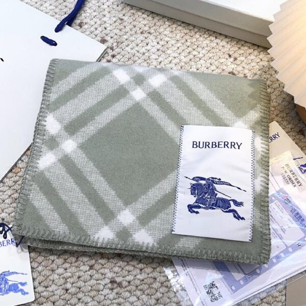 巴宝莉(Burberry)格纹围巾 浅绿色