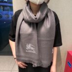 巴宝莉(Burberry)百搭丝绒围巾 灰色 - 图片 2