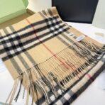 巴宝莉(Burberry)经典格子搭配时尚拼色披肩 杏色