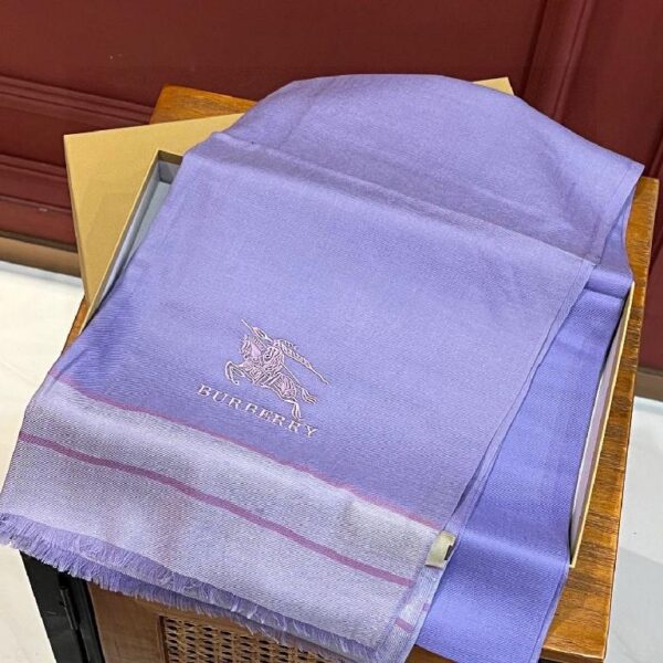 巴宝莉(Burberry)马标刺绣logo轻盈格纹围巾 紫色