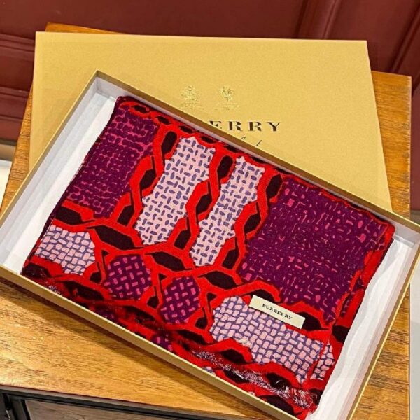 巴宝莉·Burberry围巾 深紫红色