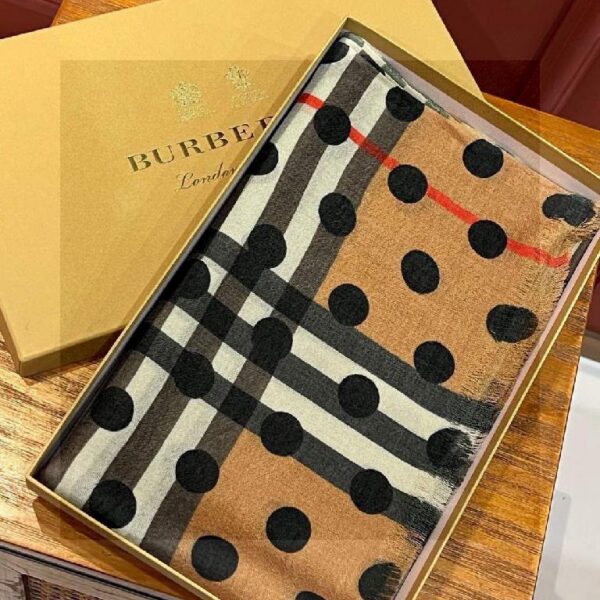 巴宝莉·Burberry官网最最新款围巾 棕色