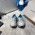 巴黎世家 Balenciaga Runner 系列休闲跑鞋（浅灰 + 浅蓝配色款）