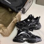 巴黎世家 Balenciaga Triple S 系列老爹鞋（黑银配色款）