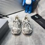 巴黎世家 Balenciaga Track 系列低帮复古老爹鞋（浅灰做旧款）