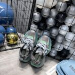 巴黎世家 Track 系列厚底镂空老爹鞋（灰绿拼色款） - Imagem 2