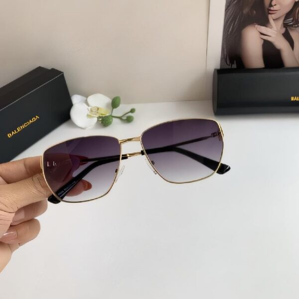 巴黎世家（Balenciaga）BB 金属框方形太阳镜  紫色