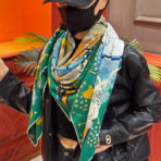 手工卷边丝绒方巾（30%桑蚕丝70%羊绒）