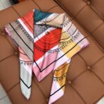 新款双面丝印 姆米斜纹真丝方巾 粉色款 - 图片 2