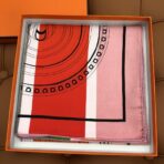 新款双面丝印 姆米斜纹真丝方巾 粉色款 - 图片 3