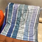 新款双面丝印 姆米斜纹真丝方巾 蓝色款