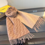 新款极品‼️Fendi今年最火的围巾 - 图片 4