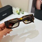 普拉达 Prada Symbole 系列方形太阳镜 花框