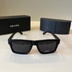 普拉达（Prada）Linea Rossa 系列红标方框太阳镜 - 图片 3