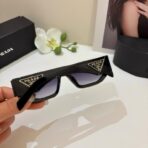 普拉达（Prada）SPR09Z 系列黑色方框三角标太阳镜 - 图片 3