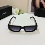 普拉达（Prada）SPR09Z 系列黑色方框三角标太阳镜 - 图片 2