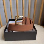 普拉达（Prada）褐色绒面革金色板扣男士腰带