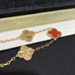 梵克雅宝（Van Cleef & Arpels）Alhambra 系列 18K 金红玛瑙四叶草混合工艺手链 - 图片 3