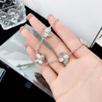 梵克雅宝（Van Cleef & Arpels）Alhambra 系列白金色镭射五花四叶草手链 - 图片 3