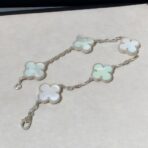 梵克雅宝（Van Cleef & Arpels）Vintage Alhambra 系列 18K 白金白贝母钻石五花手链