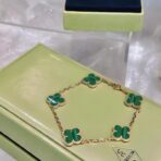梵克雅宝（Van Cleef & Arpels）Vintage Alhambra 系列 18K 黄金孔雀石五花手链