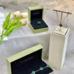 梵克雅宝（Van Cleef & Arpels）Vintage Alhambra 系列 18K 黄金孔雀石五花手链 - 图片 3