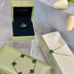 梵克雅宝（Van Cleef & Arpels）Vintage Alhambra 系列 18K 黄金孔雀石五花手链 - 图片 4