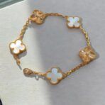 梵克雅宝（Van Cleef & Arpels）Vintage Alhambra 系列 18K 黄金白贝母镭射五花手链 - 图片 4