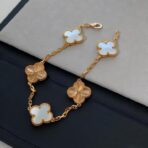 梵克雅宝（Van Cleef & Arpels）Vintage Alhambra 系列 18K 黄金白贝母镭射五花手链 - 图片 2