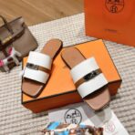 爱马仕 Empire 系列 Kelly 扣拼布穆勒拖鞋 白棕配色