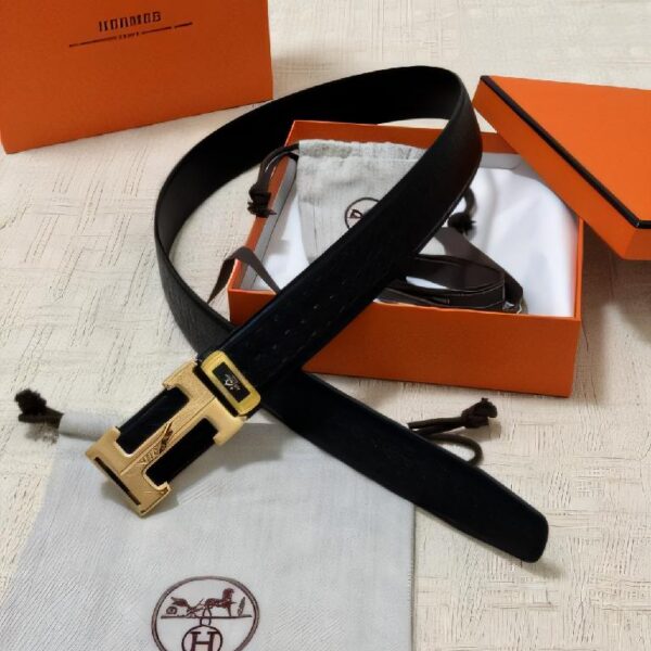 爱马仕 H 雕纹皮带扣 & 双面皮腰带